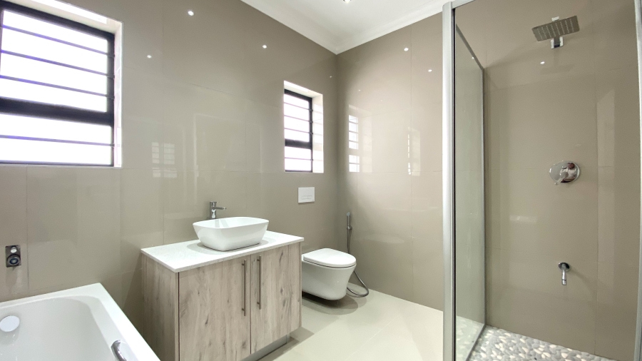 4 Bedroom Property for Sale in Britannia Bay Western Cape